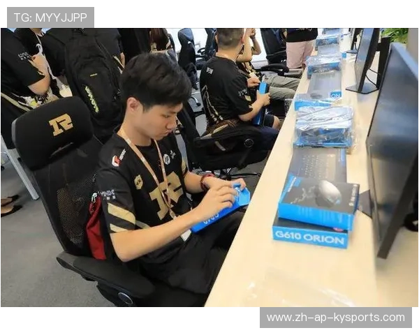 RNG选手参加国家级电竞教练员资格考试，电竞教练证书